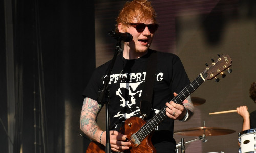 Ed Sheeran performs with Dexter Holland and The Offspring