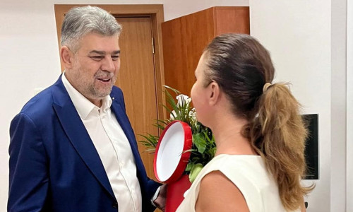 Ministrul Familiei, Natalia Intotero, vizitată la spital de către premierul Marcel Ciolacu/ Foto: Facebook