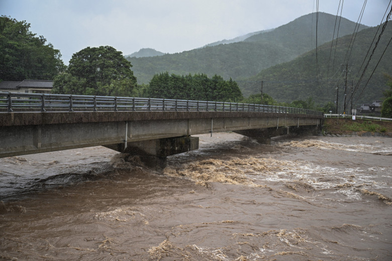 Japonia a fost lovită de taifunul extrem de puternic/ Profimedia