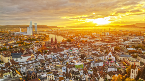 Basel,,Switzerland,Sunrise,Over,The,Rhine,River.