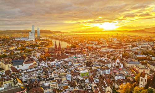 Basel,,Switzerland,Sunrise,Over,The,Rhine,River.