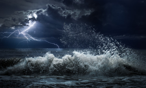 Dark,Ocean,Storm,With,Lgihting,And,Waves,At,Night