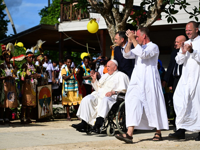 Papa Francisc a fost ținta unor amenințări teroriste în Indonezia. Șapte persoane au fost reținute