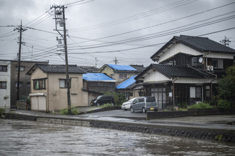 Un mort şi şase dispăruţi în Japonia, afectată de inundaţii şi alunecări de teren (5)