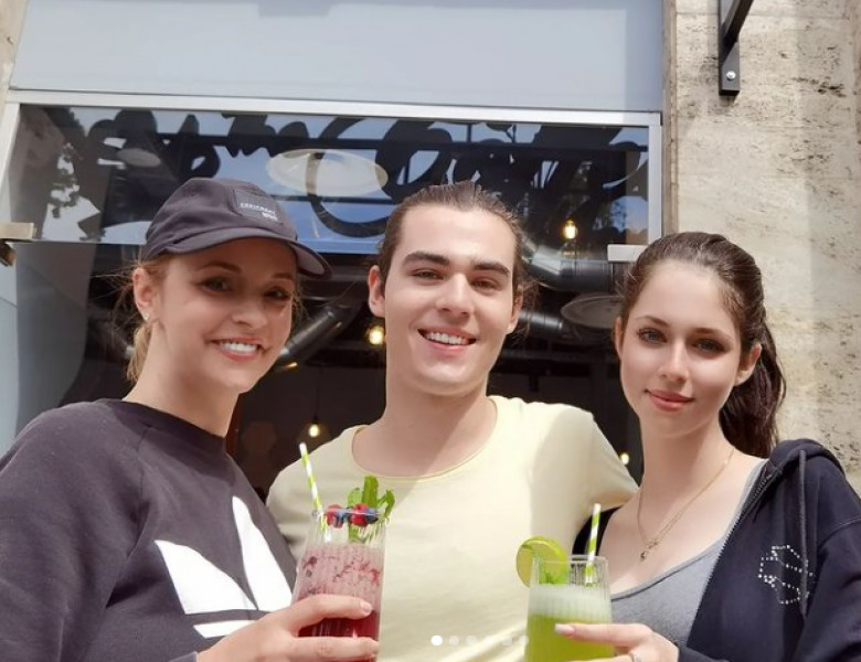 andreea marin, radu stefan banica, violeta banica (1)