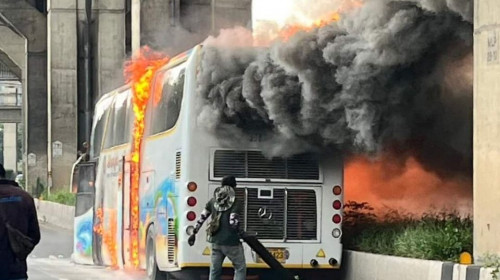 Incendiu produs la un autobuz şcolar în Thailanda/ Foto: X