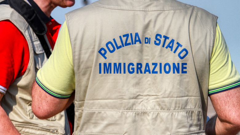 Italian,State,Police,-,Immigration,Section