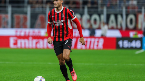 Milan, Italy. 27th Sep, 2024. Alvaro Morata of AC Milan seen in action during Serie A 2024/25 football match between AC Milan and US Lecce at San Siro Stadium. Final scores; Milan 3 | 0 Lecce. Credit: SOPA Images Limited/Alamy Live News