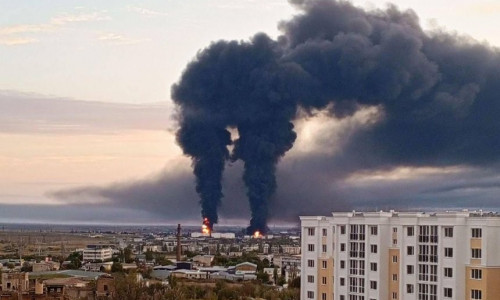 Incendiu la un depozit de combustibili din Crimeea/ Foto: News.ro