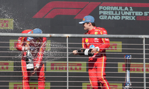 Piloții Ferrari, Charles Leclerc și Carlos Sainz, au ocupat primele două locuri pe podium la cursa de Formula 1 din Statele Unite/ Profimedia