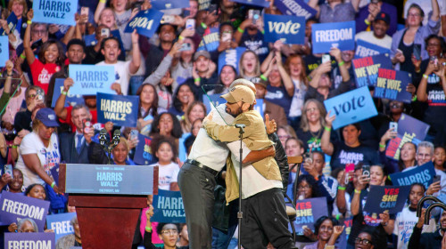 Obama Rallies Alongside Eminem - Detroit