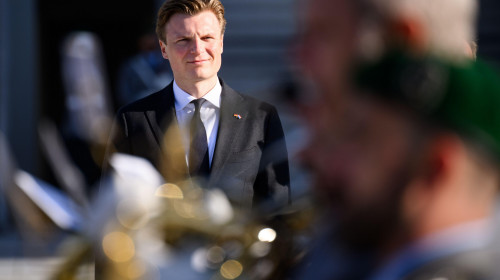 Berlin, Germany. 16th Oct, 2024. Ruben Brekelmans, Minister of Defense of the Netherlands, is greeted by Federal Minister of Defense Pistorius (not pictured) before a bilateral meeting with military honors at the Bendlerblock, the seat of the Federal Mini