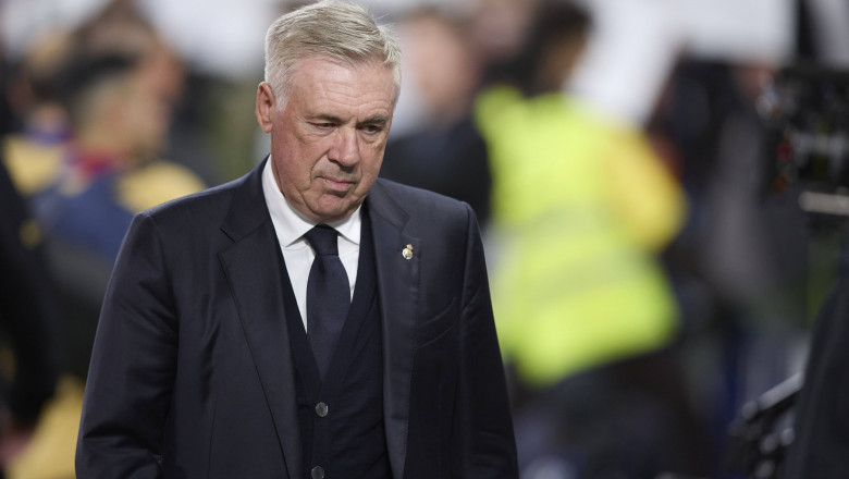 Carlo Ancelotti Head coach (Real Madrid CF) looks on during the LaLiga match between Real Madrid and FC Barcelona, Barca