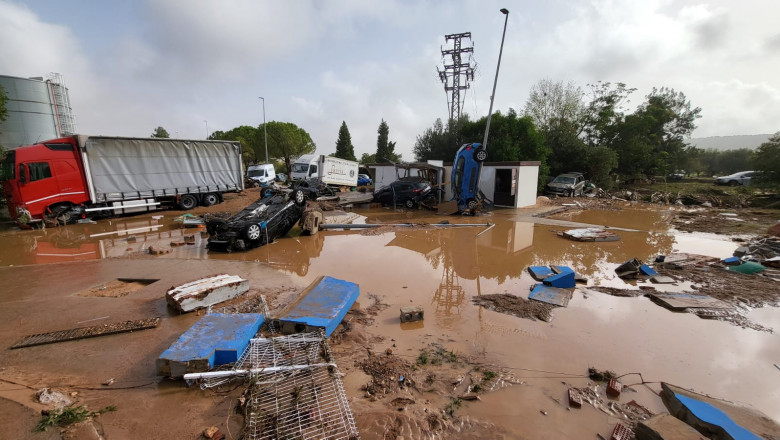 inundatii valencia - ionut dima 8c006e26-b91b-4bd1-8645-42b425dcc470