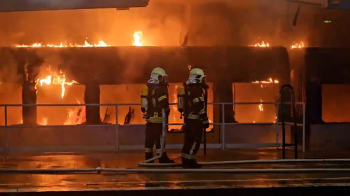 Un tren a luat foc pe peron, în gara din Berlin/ Profimedia