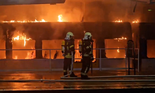 Un tren a luat foc pe peron, în gara din Berlin/ Profimedia