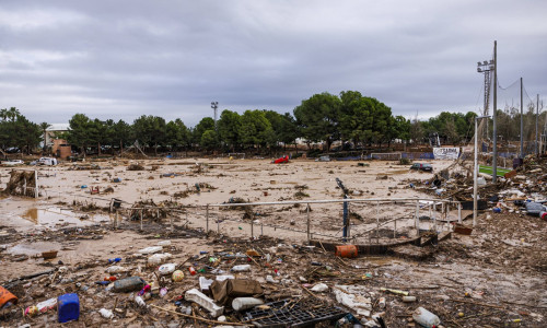 Flooding and heavy rain in Valencia region of spain November 4, 2024, Paiporta, Spain: Destroyed cars and rubble are see