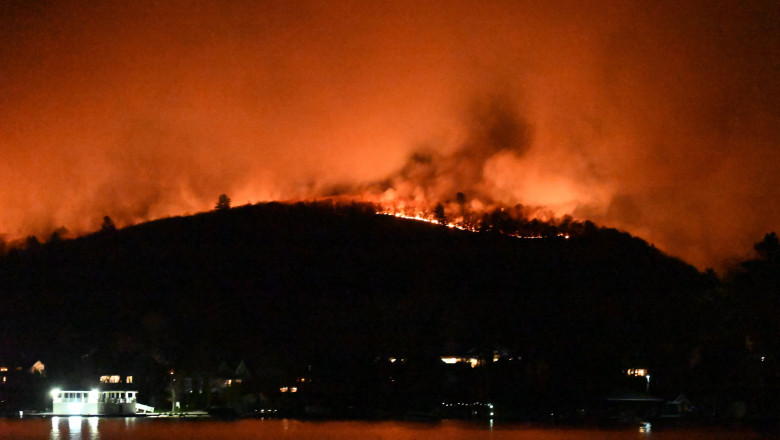 Incendii de vegetaţie periculoase, pe ambele coaste ale SUA/ Profimedia