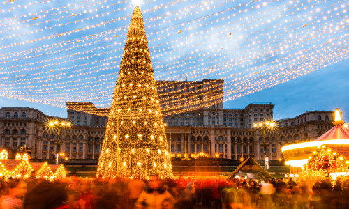 Bucharest,Christmas,Market,In,Front,Of,The,Palace,Of,Parliament