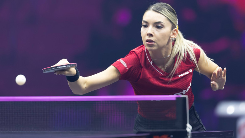 WTT Champions Frankfurt Bernadette Szöcs (Rumänien) verliert in der Runde der letzten 16 gegen die Chinesin Chen Xington