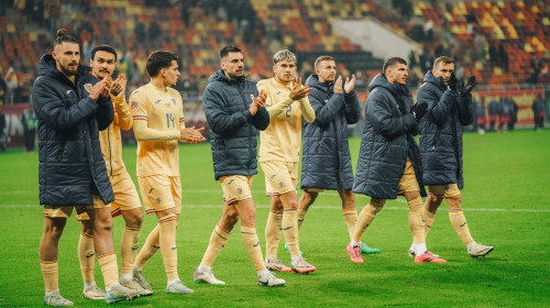 Nations League C, Group C2: Romania vs. Kosovo Romanian players greet the remaining fans, as Kosovo players left the pit