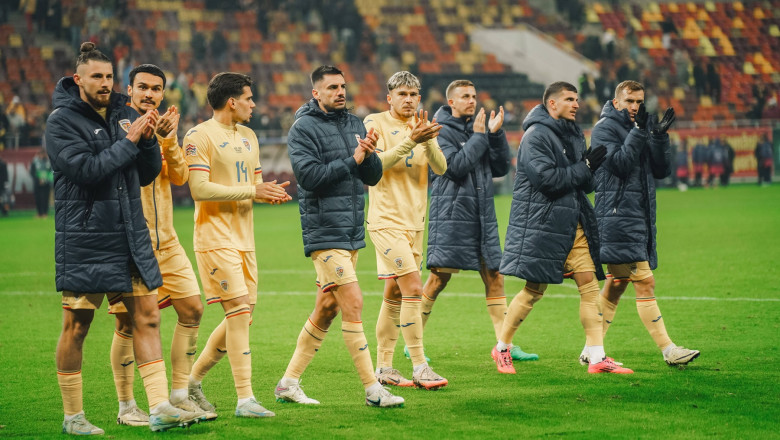 Nations League C, Group C2: Romania vs. Kosovo Romanian players greet the remaining fans, as Kosovo players left the pit