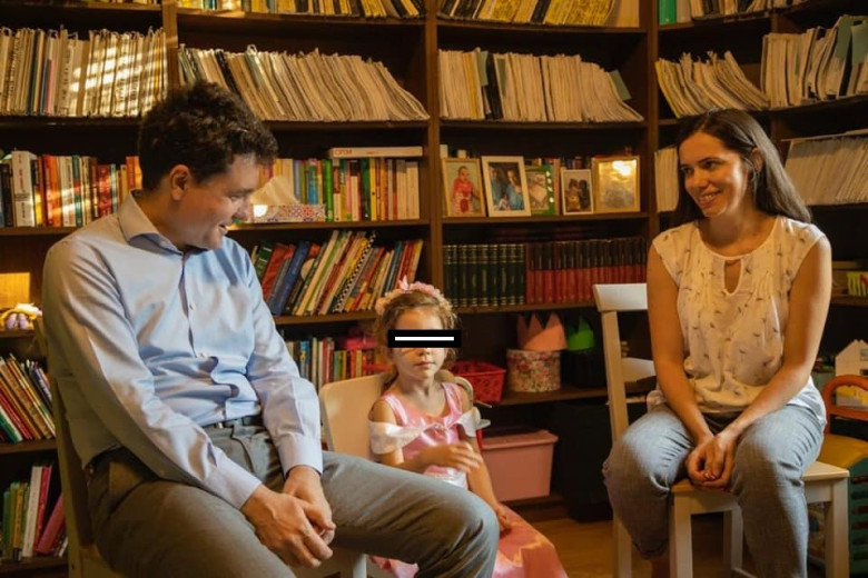 Nicusor Dan și soția lui, Mirabela, alături de fiica lor