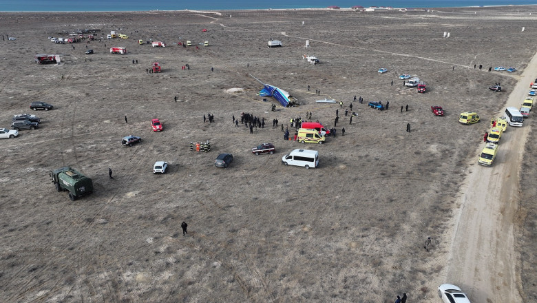 PhotoFlash | Azerbaijan Airlines plane from Baku crashes near Kazakhstan's Aktau