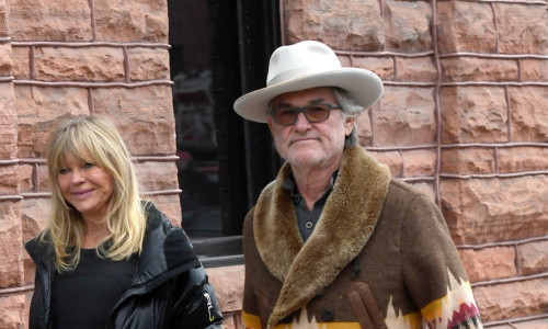 Goldie Hawn and Kurt Russell are Spotted Out Shopping in Aspen