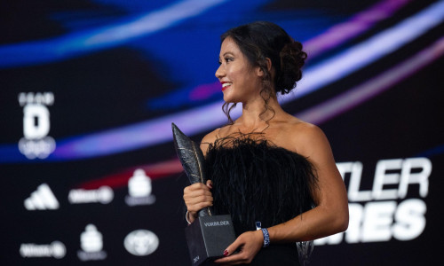 Kim Bui (Turnerin, Mitglied der IOC Athletenkomission) mit dem Sparkassen Preis, GER, Sportler des Jahres 2024, Gala im Kurhaus Baden Baden, 15.12.2024Foto: Eibner-Pressefoto/Michael Memmler