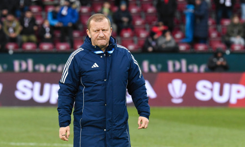 CFR 1907 Cluj goes against Otelul Galati on Dr Constantin Radulescu Stadium
