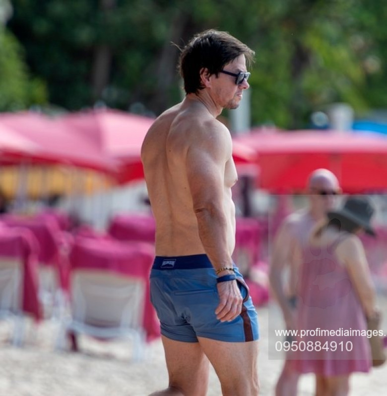 *PREMIUM-EXCLUSIVE* MUST CALL FOR PRICING BEFORE USAGE - Hollywood star Mark Wahlberg and his wife Rhea Durham continue their Christmas break on the sun-drenched Sandy Lane Hotel’s beach in Barbados.