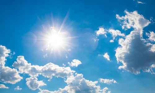 Brightening,The,Puffy,Clouds,With,The,Sun.,Sky,Perspective.,Gorgeous