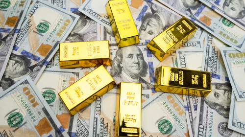 Gold,Bullion,Over,100,Us,Dollar,Money,,Investment,And,Wealth