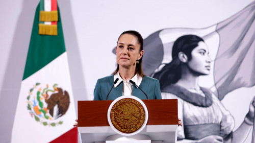 Mexico City, Mexico. 20th Jan, 2025. Mexico's President Claudia Sheinbaum Pardo speaking during a briefing conference about the possible deportation of migrants from the United States to Mexico at National Palace. on January 20, 2025 in Mexico City, Mexic