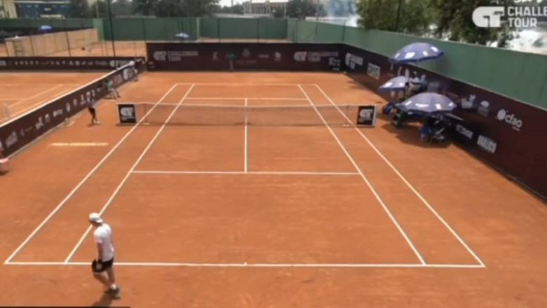 Doi jucători de tenis, surprinşi în timpul meciului de la la Brazzaville Challenger de un exerciţiu militar nereuşit / Captură video X