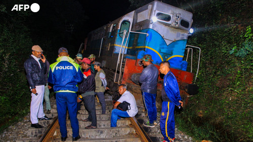 Un tren expres de pasageri deraiază în Sri Lanka după ce loveşte o familie de elefanţi/ Foto: X