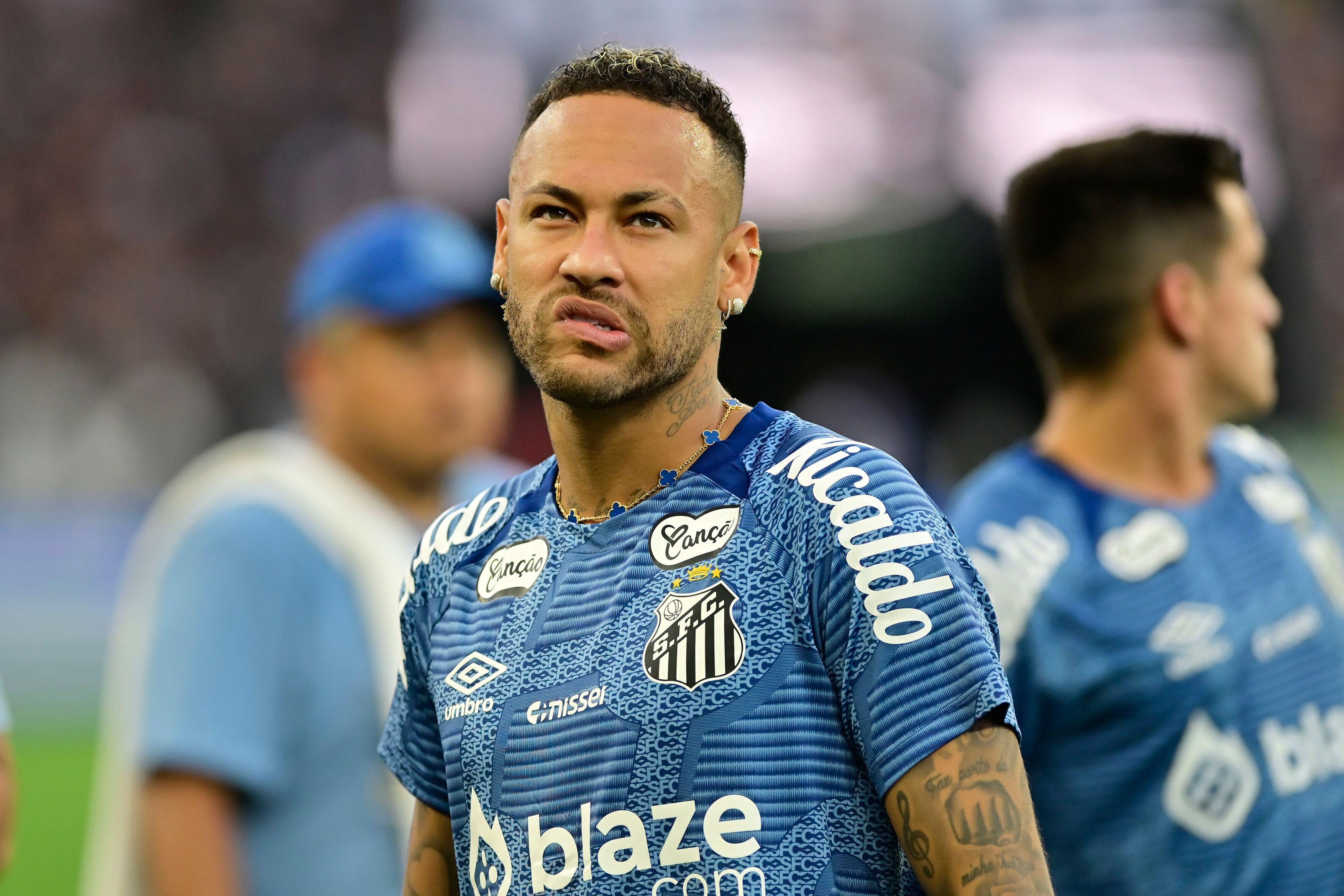 Neymar, suspendat după un gest controversat De ce a fost pedepsit starul brazilian după ce și-a acoperit gura cu mâna