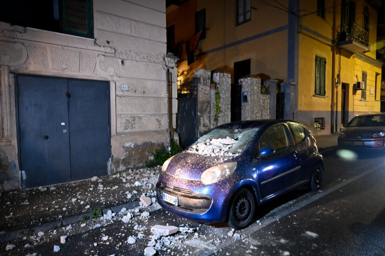 Terremoto nella notte a Napoli nella zona dei Campi Flegrei