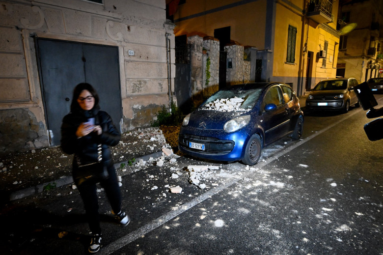 Terremoto nella notte a Napoli nella zona dei Campi Flegrei