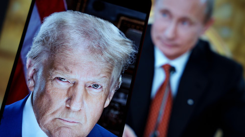 Donald,Trump,And,Vladimir,Putin,Official,Portraits,Displayed,On,Screens.