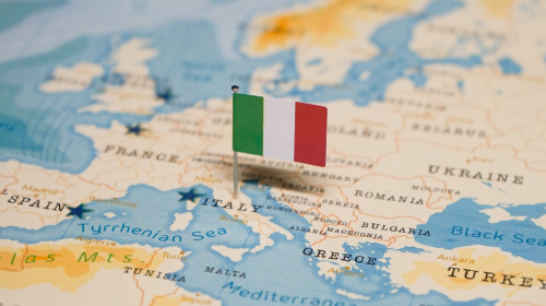 The,Map,And,Flag,Of,Italy.