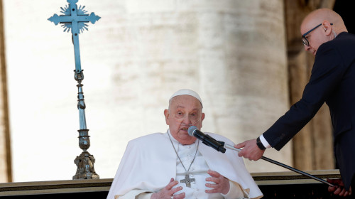 Il Papa In Piazza S. Pietro Per Giubileo Ammalati