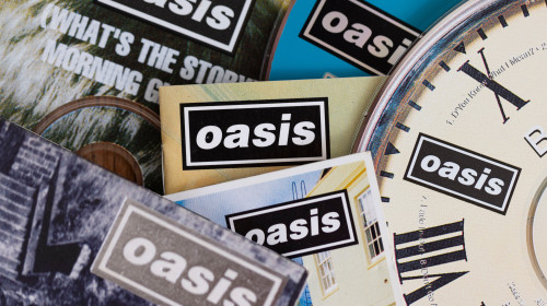 London,,Uk,-,August,27,2024:,Oasis,Band,Cds.,Oasis