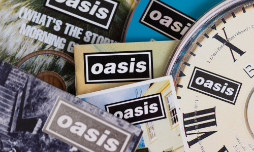 London,,Uk,-,August,27,2024:,Oasis,Band,Cds.,Oasis