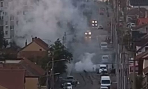 Şofer amendat cu peste 1.000 de lei, după ce şi-a turat maşina şi a umplut de fum o stradă/ Foto: Facebook
