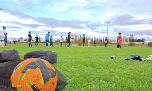 Un fotbalist în vârstă de doar 14 ani din Franţa a murit în urma unui stop cardiac suferit la un meci/ Foto: X