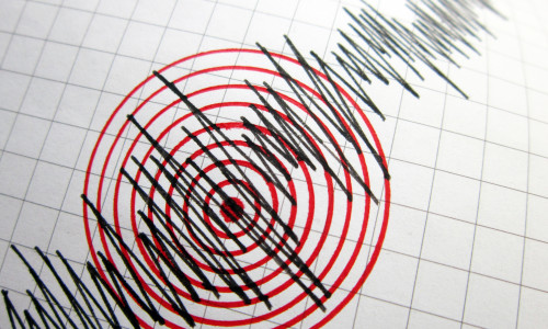 Seismograph,And,Earthquake.,A,Seismograph,That,Records,The,Seismic,Activity