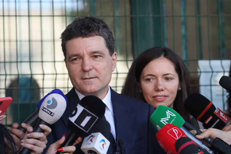 nicusor dan la vot, alegeri prezidentiale 2025 (2)