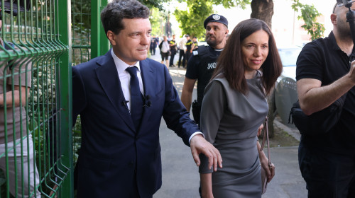 nicusor dan la vot, alegeri prezidentiale 2025 (3)